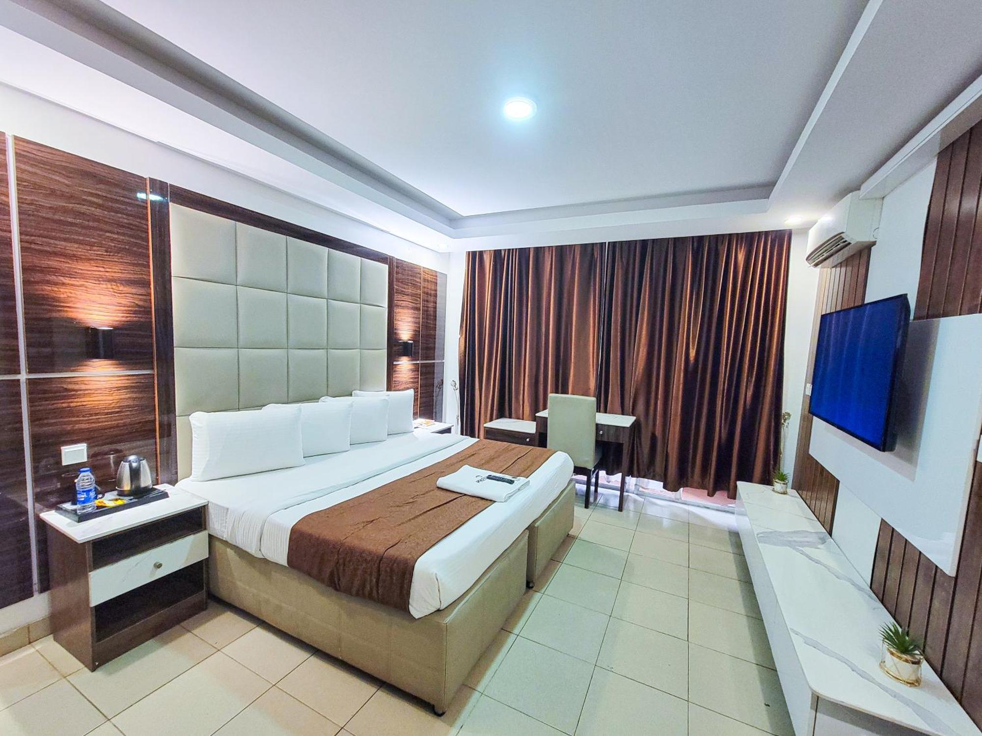 Presken Hotels @ Victoria Island Apese Экстерьер фото