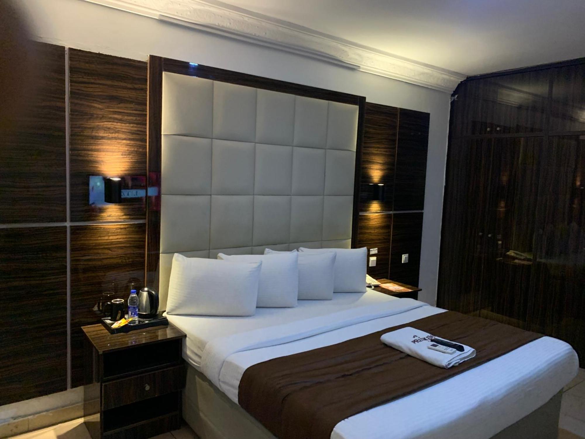 Presken Hotels @ Victoria Island Apese Экстерьер фото