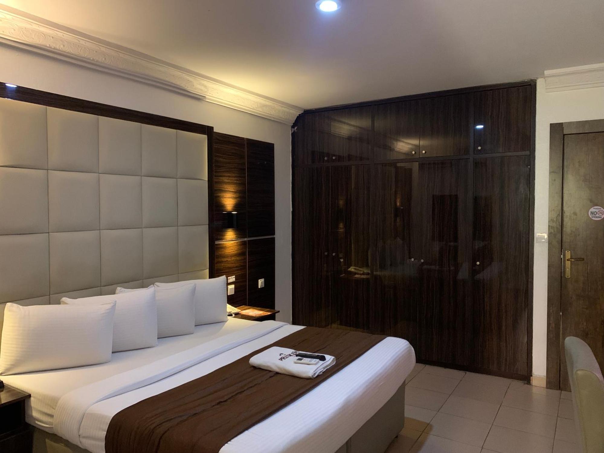 Presken Hotels @ Victoria Island Apese Экстерьер фото