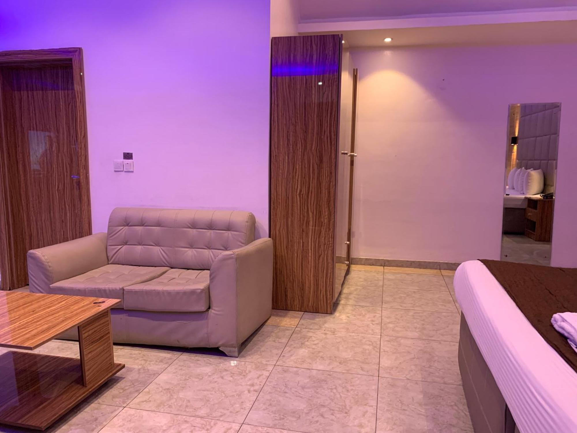 Presken Hotels @ Victoria Island Apese Экстерьер фото